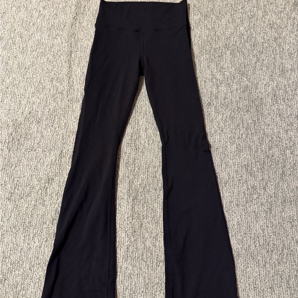Black Flared Alo Yoga Pants